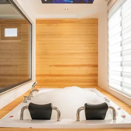 3 Bedroom Seaview With Private Pool 빌라 *