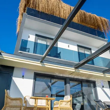 3 Bedroom Seaview With Private Pool 빌라 칼칸