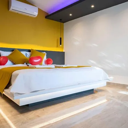 3 Bedroom Seaview With Private Pool 칼칸