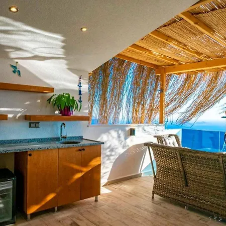 3 Bedroom Seaview With Private Pool 칼칸