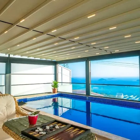 3 Bedroom Seaview With Private Pool 칼칸